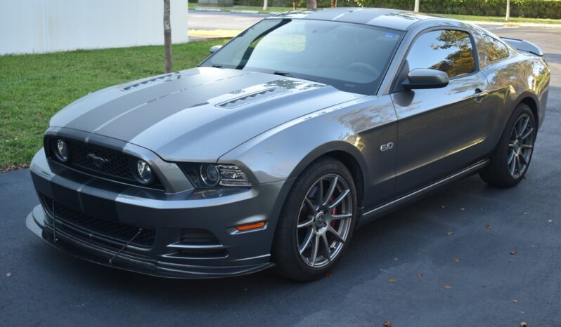 
								2013 Ford Mustang GT Premium full									