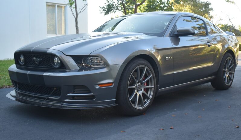 
								2013 Ford Mustang GT Premium full									