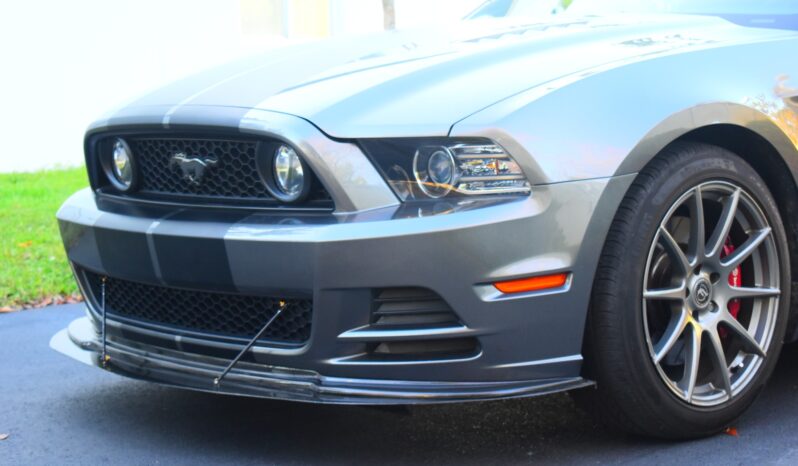 
								2013 Ford Mustang GT Premium full									