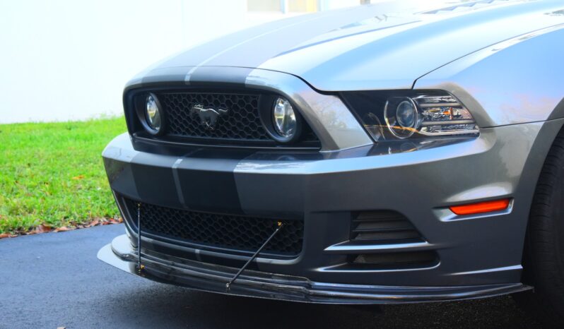 
								2013 Ford Mustang GT Premium full									