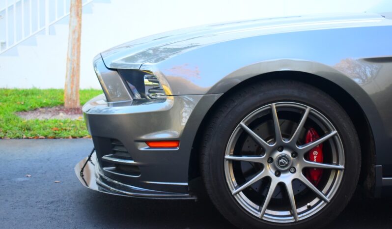 
								2013 Ford Mustang GT Premium full									