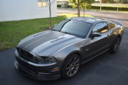 
										2013 Ford Mustang GT Premium full									