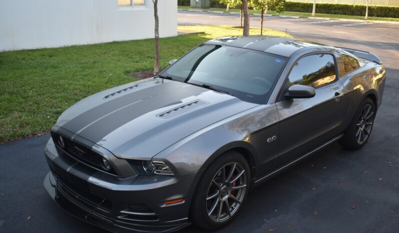 
								2013 Ford Mustang GT Premium full									