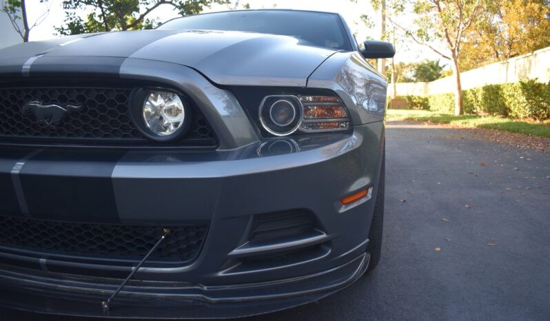 
								2013 Ford Mustang GT Premium full									