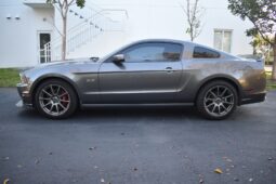 
										2013 Ford Mustang GT Premium full									