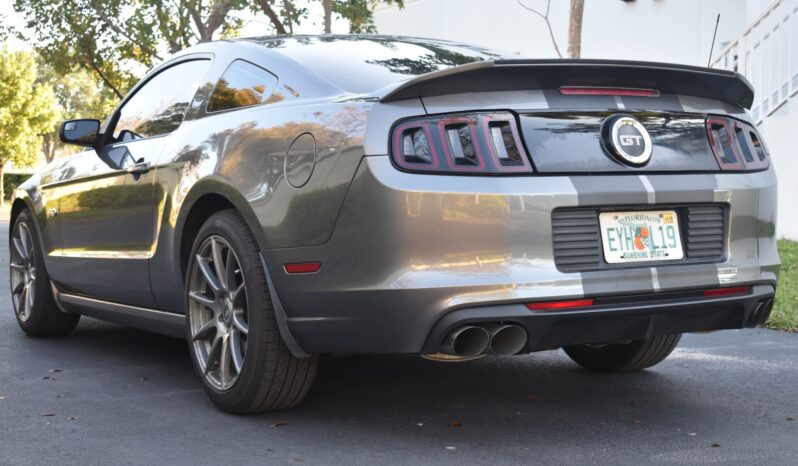 
								2013 Ford Mustang GT Premium full									