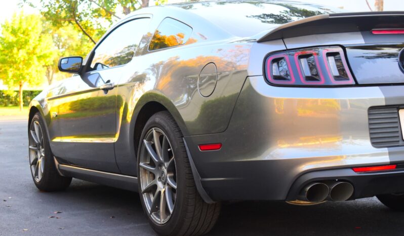 
								2013 Ford Mustang GT Premium full									