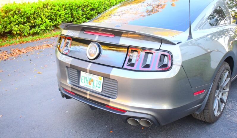 
								2013 Ford Mustang GT Premium full									