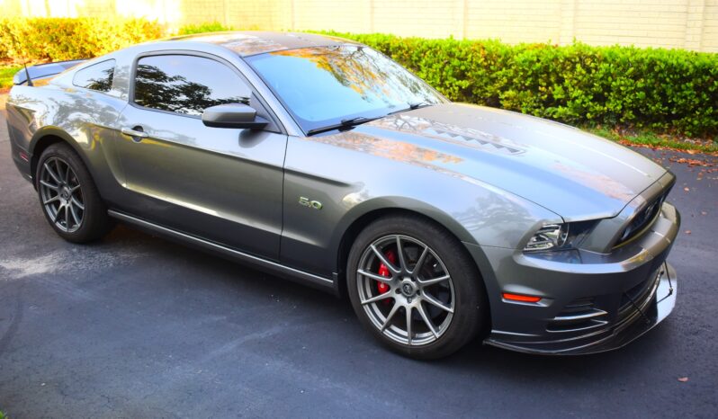 
								2013 Ford Mustang GT Premium full									