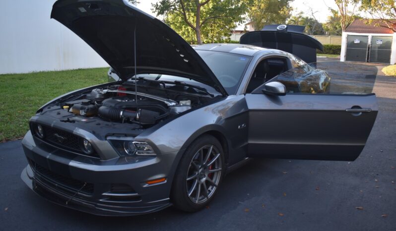 
								2013 Ford Mustang GT Premium full									