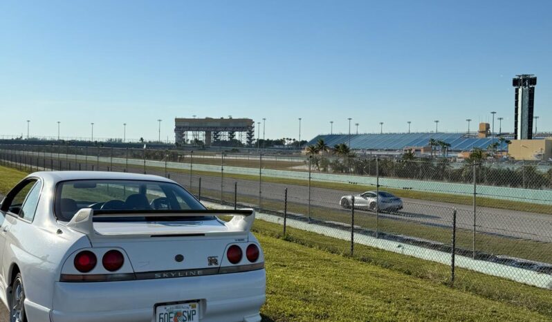 
								1993 NIssan Skyline R33 GTR MCP full									